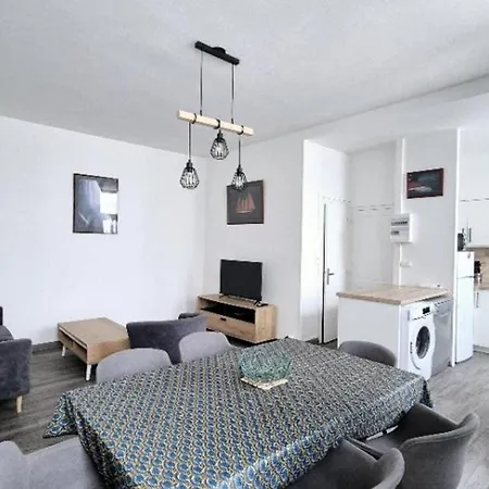 Casa de Férias Maison Renovee Au Coeur De - 6 Pers. - Fr-1-879-14