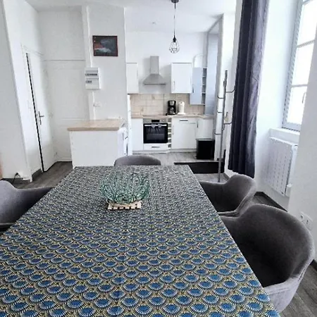 Casa de Férias Maison Renovee Au Coeur De - 6 Pers. - Fr-1-879-14 Fouras