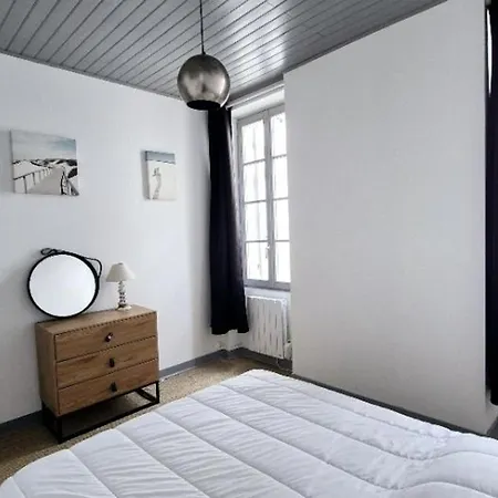 Casa de Férias Maison Renovee Au Coeur De - 6 Pers. - Fr-1-879-14 Fouras